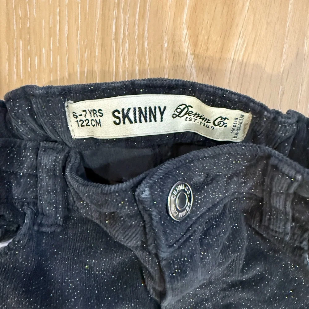 4 Pair Girls Pants - Picture 3 of 13